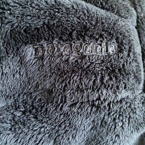 PATAGONIA W’s PLUSH SYNCHILLA HOODY - Picture 9 of 9